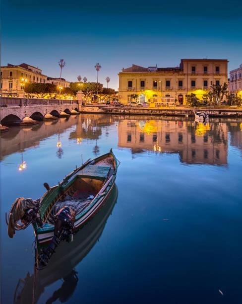Appartamento Al Posto Giusto Syracuse Exterior photo